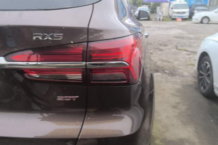 Used Roewe RX5 2019 20T Two-Wheel Drive Automatic 4G Connected Platinum Edition Right Rear Taillight
