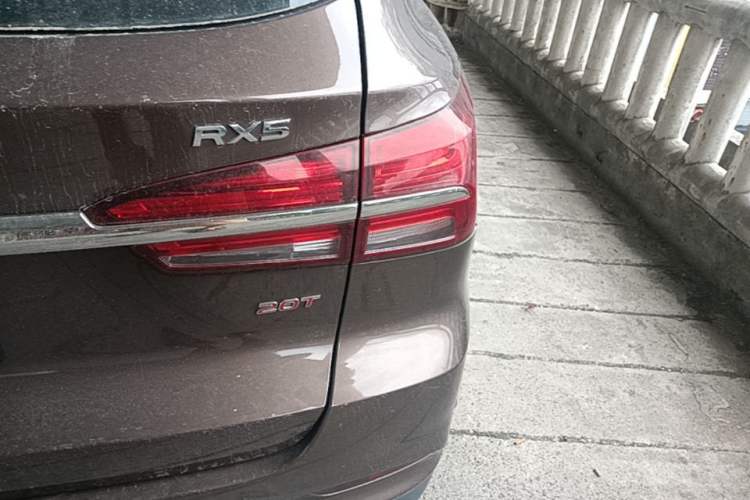 Used Roewe RX5 2019 20T Two-Wheel Drive Manual 4G Connect Platinum Edition Right Rear Taillight