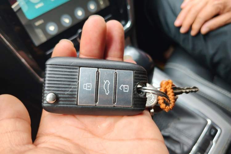Used Roewe RX5 2019 30T Two-Wheel Drive Automatic Ali SmartConnect Platinum Edition Vehicle Key