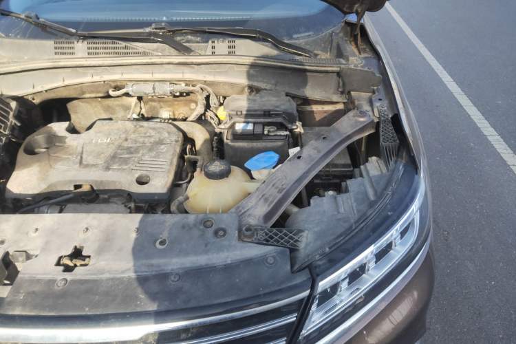 Used Roewe RX5 2019 20T Two-Wheel Drive Automatic 4G Connected Platinum Edition Engine Bay Left