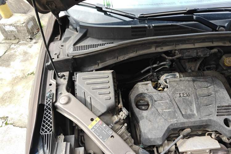 Used Roewe RX5 2019 20T Two-Wheel Drive Automatic 4G Connected Platinum Edition Engine Bay Right