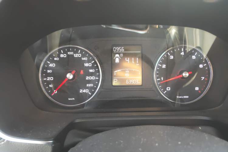 Used Roewe RX5 2019 20T Two-Wheel Drive Automatic 4G Connected Platinum Edition Instrument Cluster