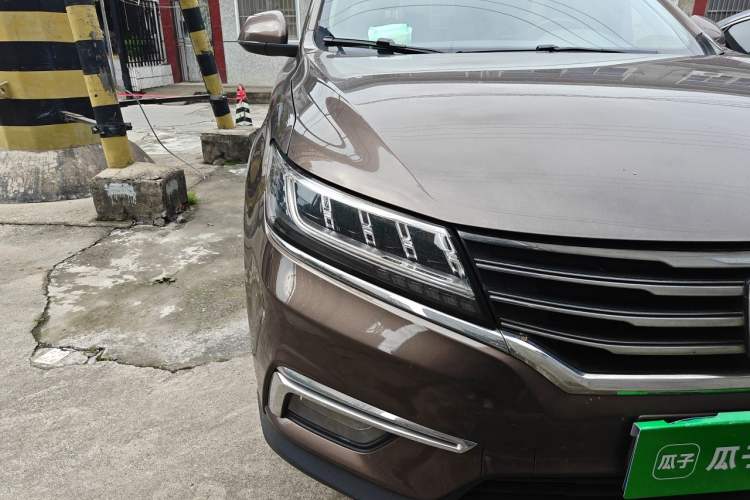 Used Roewe RX5 2019 20T Two-Wheel Drive Automatic 4G Connected Platinum Edition Right Front Headlight