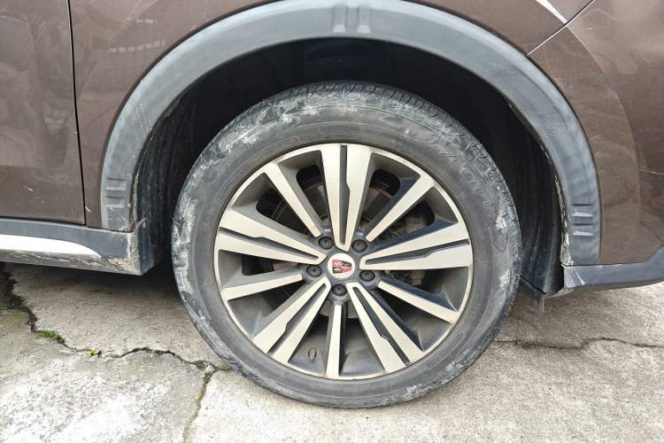 Used Roewe RX5 2019 20T Two-Wheel Drive Automatic 4G Connected Platinum Edition Right Front Wheel Hub