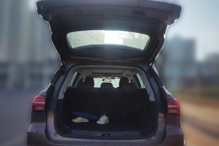 Used Roewe RX5 2019 20T Two-Wheel Drive Automatic 4G Connected Platinum Edition Trunk