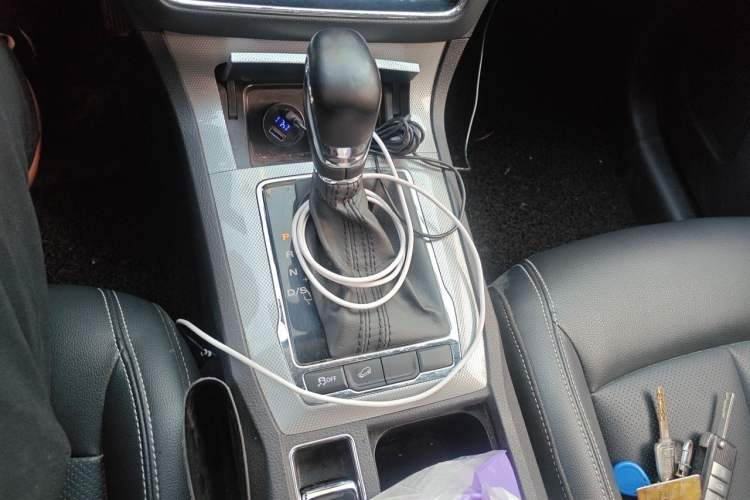 Used Roewe RX5 2019 20T Two-Wheel Drive Automatic 4G Connected Platinum Edition Gear Lever