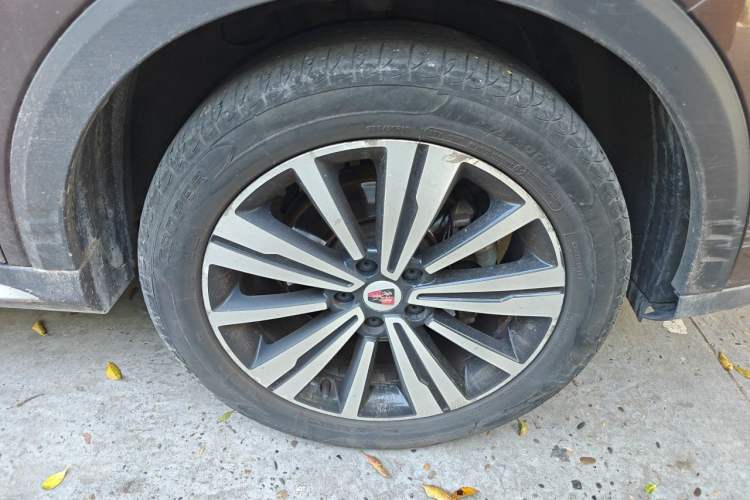 Used Roewe RX5 2019 20T Two-Wheel Drive Automatic Ali Smart Connectivity Platinum Edition Right Front Wheel Hub