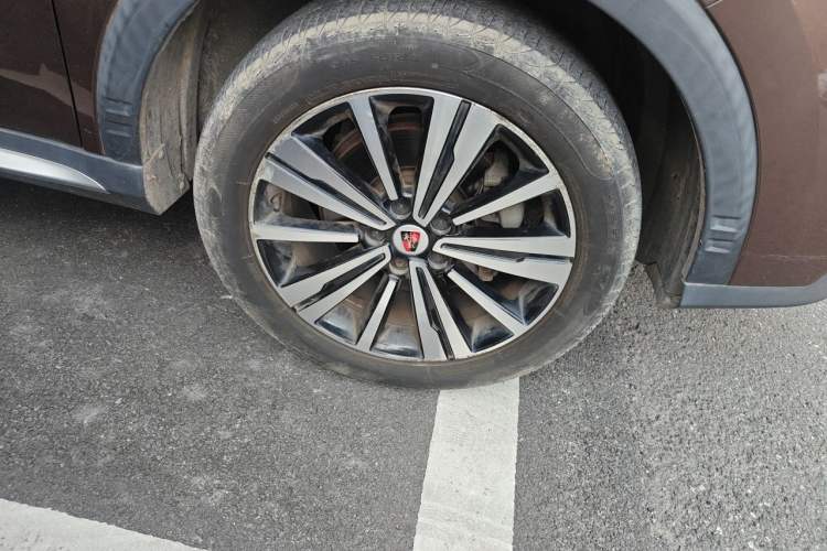 Used Roewe RX5 2019 20T Two-Wheel Drive Automatic 4G Connected Platinum Edition Right Front Wheel Hub