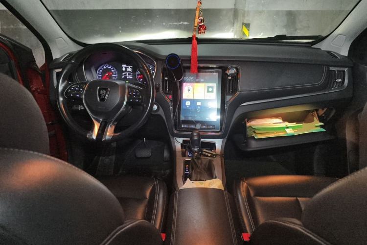 Used Roewe RX5 2019 20T Two-Wheel Drive Automatic 4G Connected Platinum Edition Center Console