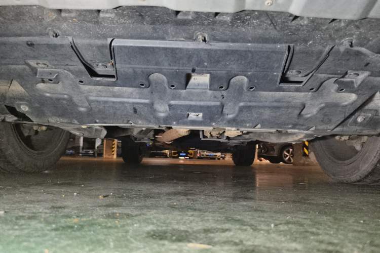 Used Roewe RX5 2019 20T Two-Wheel Drive Automatic 4G Connected Platinum Edition Chassis Front