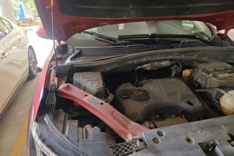 Used Roewe RX5 2019 20T Two-Wheel Drive Automatic 4G Connected Platinum Edition Engine Bay Right