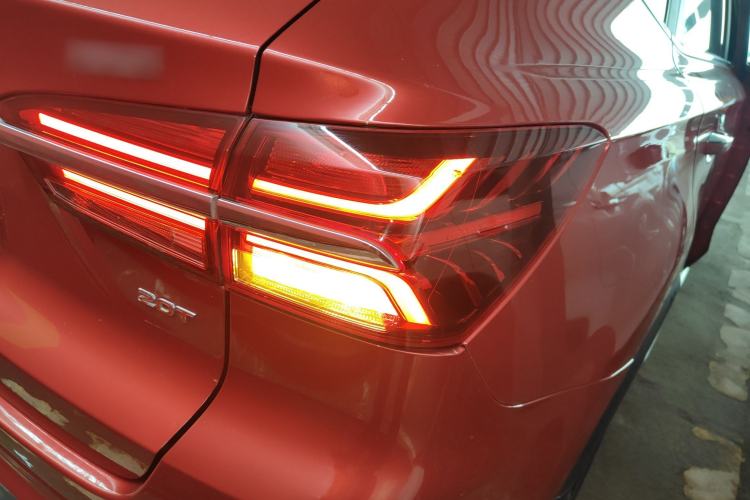 Used Roewe RX5 2019 20T Two-Wheel Drive Automatic 4G Connected Platinum Edition Exterior 3