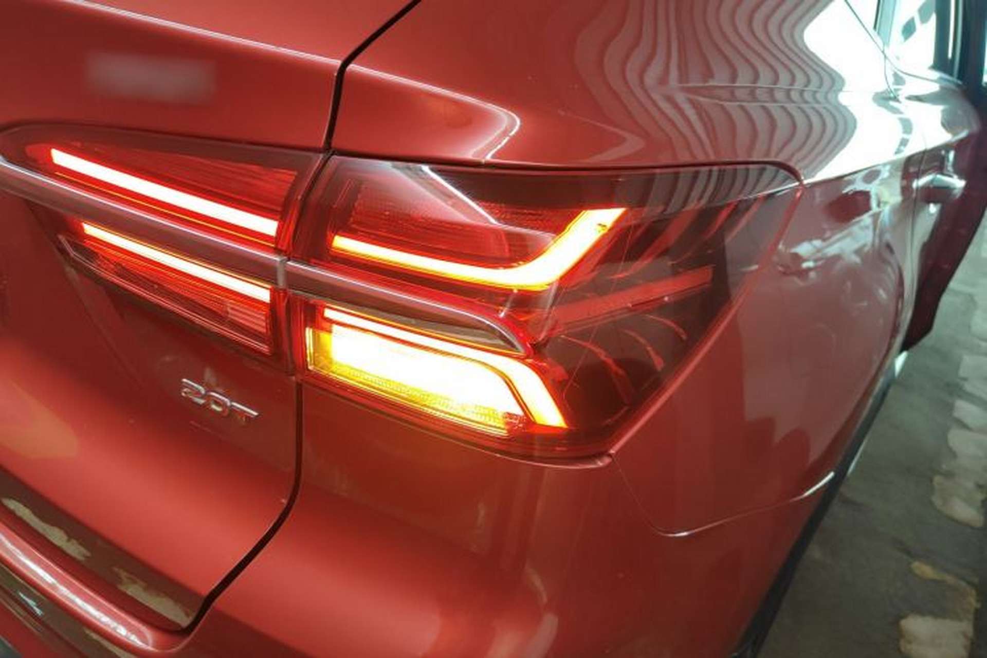Used Roewe RX5 2019 20T Two-Wheel Drive Automatic 4G Connected Platinum Edition Exterior 3