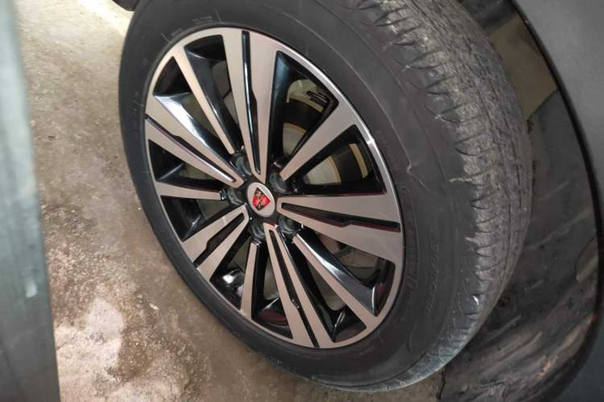 Used Roewe RX5 2019 20T Two-Wheel Drive Automatic 4G Connected Platinum Edition Exterior 5