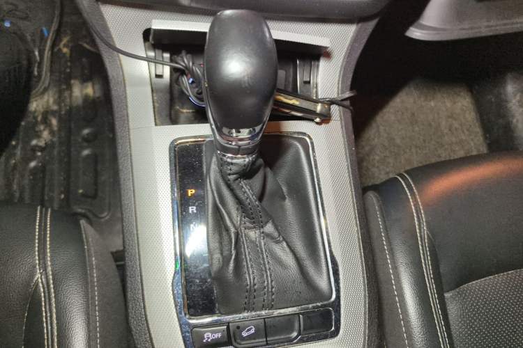 Used Roewe RX5 2019 20T Two-Wheel Drive Automatic 4G Connected Platinum Edition Gear Lever