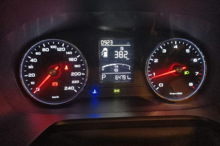 Used Roewe RX5 2019 20T Two-Wheel Drive Automatic 4G Connected Platinum Edition Instrument Cluster
