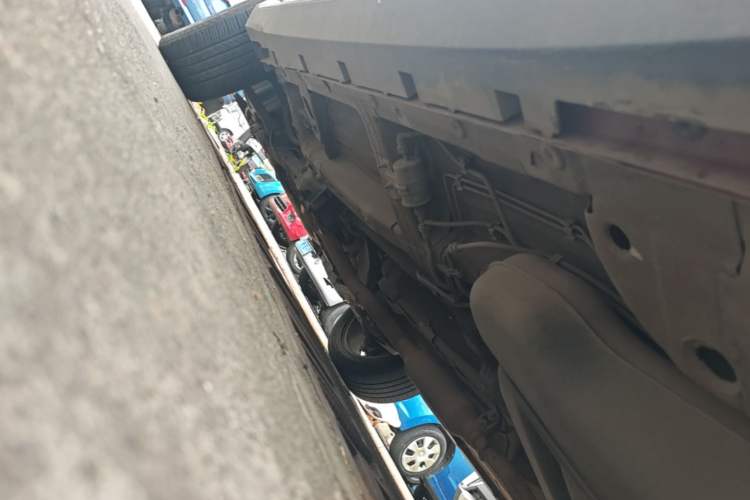 Used Roewe RX5 2019 20T Two-Wheel Drive Automatic 4G Connected Platinum Edition Left Side Sill