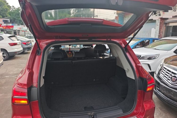 Used Roewe RX5 2019 20T Two-Wheel Drive Automatic 4G Connected Platinum Edition Trunk