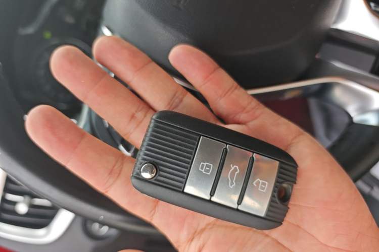 Used Roewe RX5 2019 20T Two-Wheel Drive Automatic 4G Connected Platinum Edition Vehicle Key