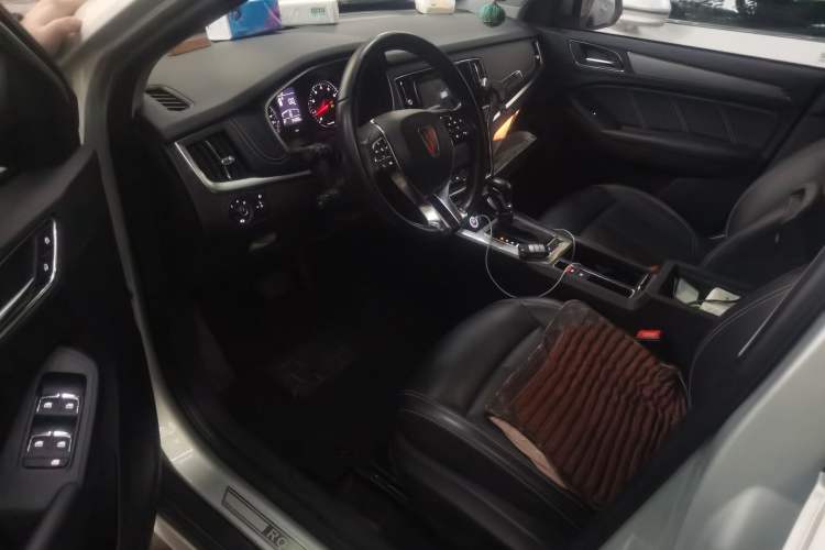 Used Roewe RX5 2019 20T Two-Wheel Drive Automatic Ali Smart Connectivity Platinum Edition Driver Seat