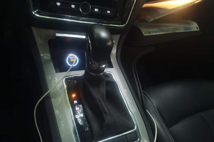 Used Roewe RX5 2019 20T Two-Wheel Drive Automatic Ali Smart Connectivity Platinum Edition Gear Lever