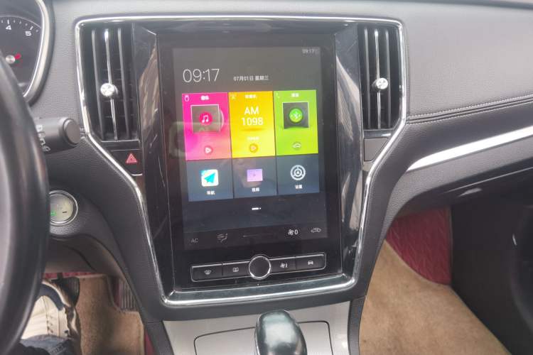 Used Roewe RX5 2019 20T Two-Wheel Drive Automatic 4G Connected Platinum Edition Audio And AC Panel