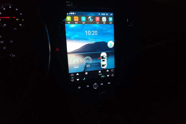 Used Roewe RX5 2019 20T Two-Wheel Drive Automatic 4G Connected Platinum Edition Audio And AC Panel