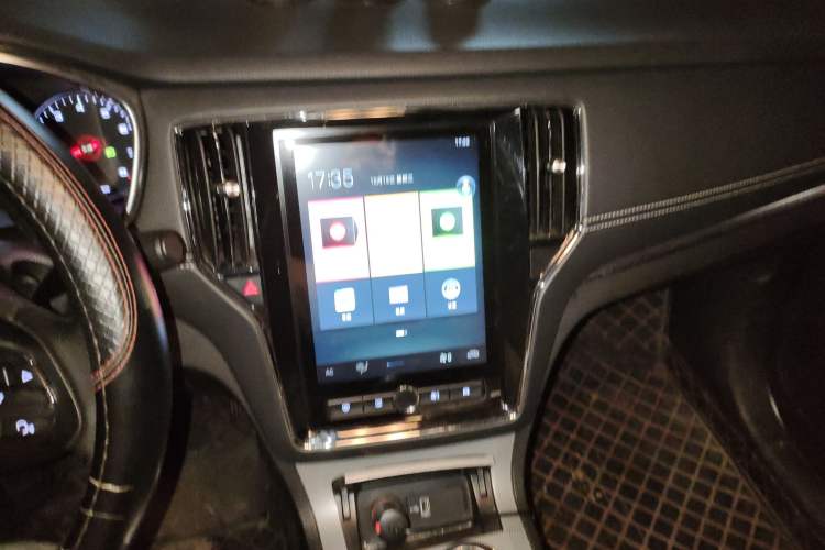 Used Roewe RX5 2019 20T Two-Wheel Drive Manual 4G Connect Platinum Edition Audio And AC Panel