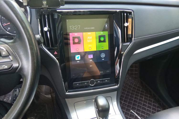 Used Roewe RX5 2019 20T Two-Wheel Drive Automatic 4G Connected Platinum Edition Audio And AC Panel