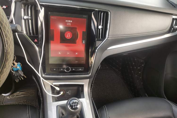 Used Roewe RX5 2019 20T Two-Wheel Drive Manual 4G Connect Platinum Edition Audio And AC Panel