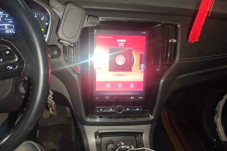 Used Roewe RX5 2019 20T Two-Wheel Drive Manual 4G Connect Platinum Edition Audio And AC Panel