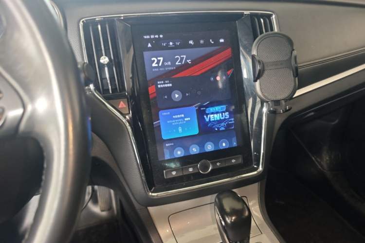 Used Roewe RX5 2019 20T Two-Wheel Drive Automatic Ali Smart Connectivity Platinum Edition Audio And AC Panel