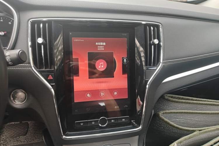 Used Roewe RX5 2019 20T Two-Wheel Drive Automatic 4G Connected Platinum Edition Audio And AC Panel