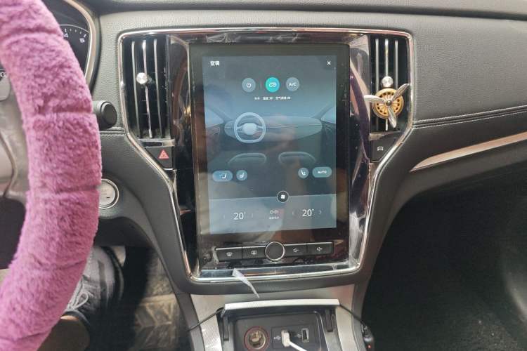 Used Roewe RX5 2019 20T Two-Wheel Drive Automatic Ali Smart Connectivity Platinum Edition Audio And AC Panel