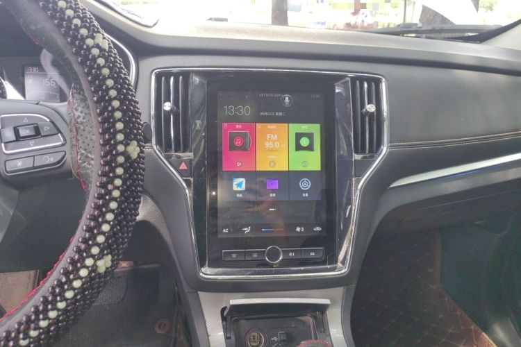 Used Roewe RX5 2019 20T Two-Wheel Drive Automatic 4G Connected Platinum Edition Audio And AC Panel