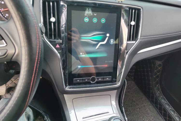 Used Roewe RX5 2019 20T Two-Wheel Drive Manual 4G Connect Platinum Edition Audio And AC Panel