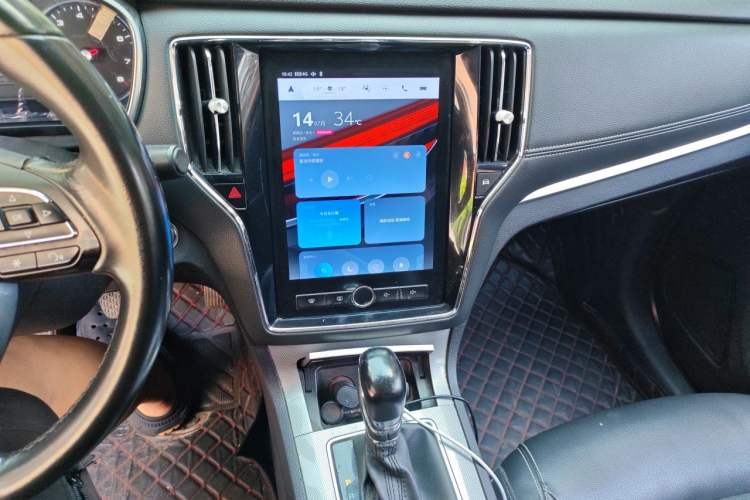 Used Roewe RX5 2019 20T Two-Wheel Drive Automatic 4G Connected Platinum Edition Audio And AC Panel