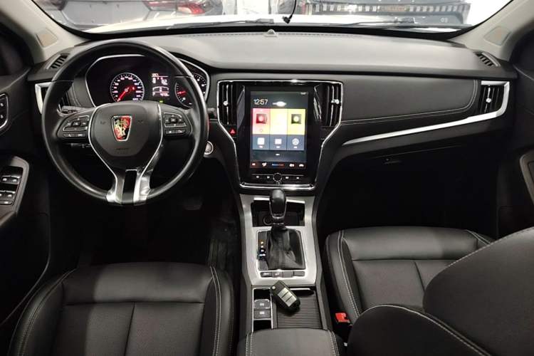 Used Roewe RX5 2019 20T Two-Wheel Drive Automatic 4G Connected Platinum Edition Center Console