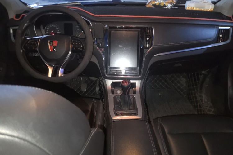 Used Roewe RX5 2019 20T Two-Wheel Drive Manual 4G Connect Platinum Edition Center Console