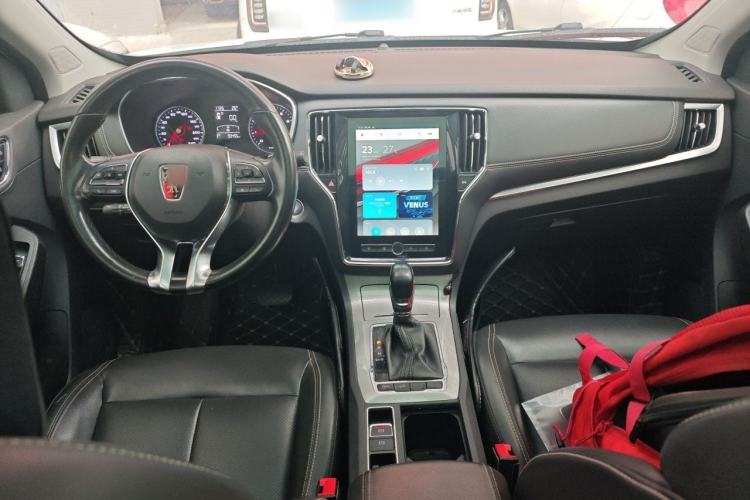 Used Roewe RX5 2019 20T Two-Wheel Drive Automatic 4G Connected Platinum Edition Center Console