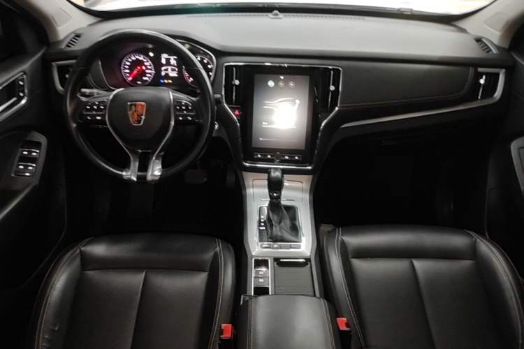 Used Roewe RX5 2019 20T Two-Wheel Drive Automatic 4G Connected Platinum Edition Center Console