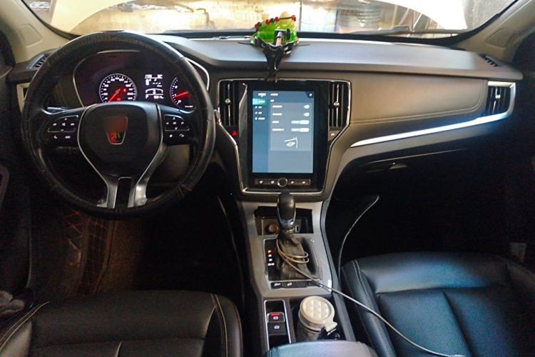 Used Roewe RX5 2019 20T Two-Wheel Drive Automatic 4G Connected Platinum Edition Center Console