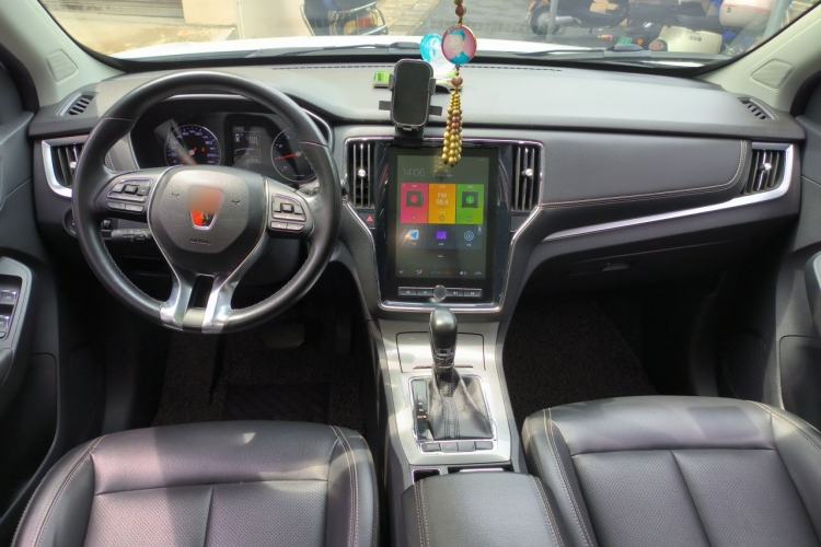 Used Roewe RX5 2019 20T Two-Wheel Drive Automatic 4G Connected Platinum Edition Center Console