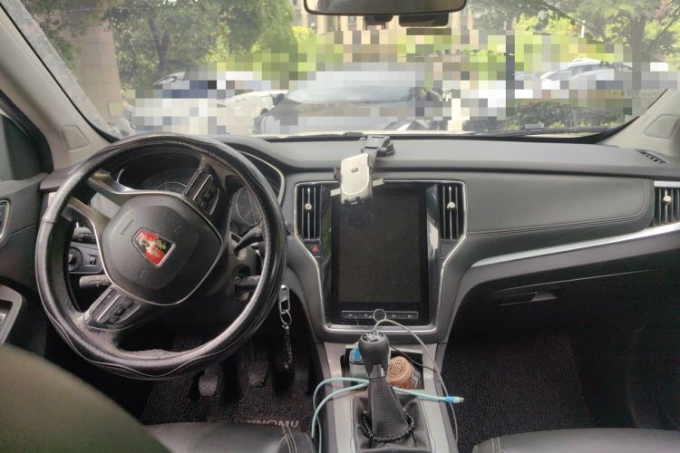 Used Roewe RX5 2019 20T Two-Wheel Drive Manual 4G Connect Platinum Edition Center Console