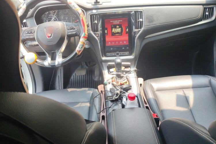 Used Roewe RX5 2019 20T Two-Wheel Drive Automatic 4G Connected Platinum Edition Center Console
