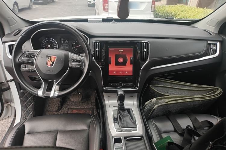 Used Roewe RX5 2019 20T Two-Wheel Drive Automatic 4G Connected Platinum Edition Center Console