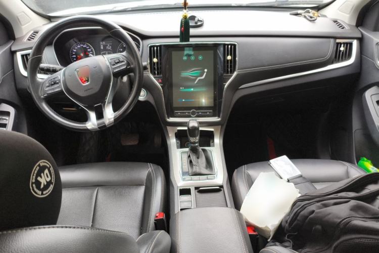 Used Roewe RX5 2019 20T Two-Wheel Drive Automatic 4G Connected Platinum Edition Center Console