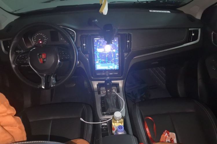 Used Roewe RX5 2019 20T Two-Wheel Drive Automatic Ali Smart Connectivity Platinum Edition Center Console
