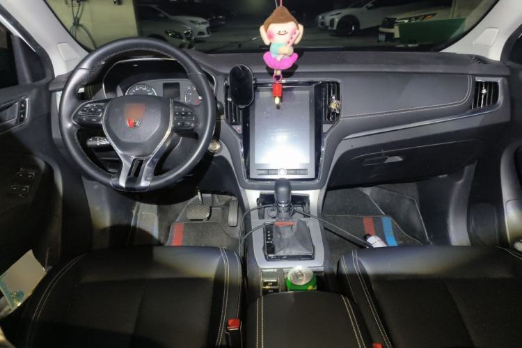 Used Roewe RX5 2019 20T Two-Wheel Drive Automatic 4G Connected Platinum Edition Center Console