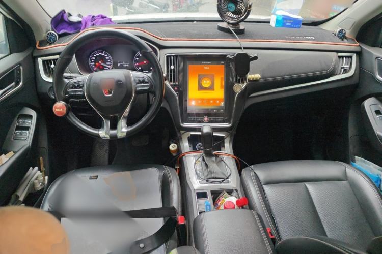 Used Roewe RX5 2019 20T Two-Wheel Drive Automatic 4G Connected Platinum Edition Center Console